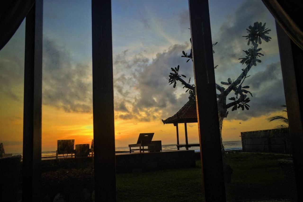 Cave Beach Bungalow Managed KarangGroup Semaya Bagian luar foto