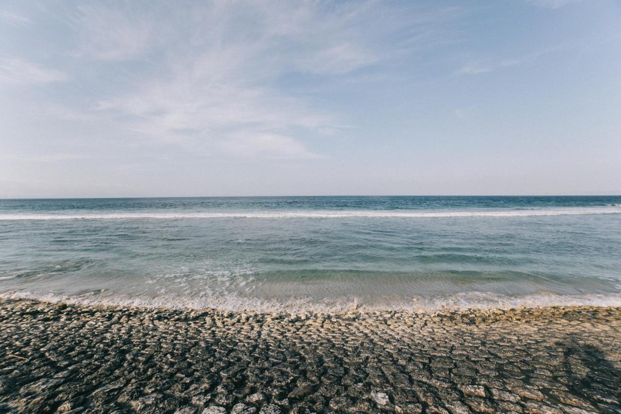 Cave Beach Bungalow Managed KarangGroup Semaya Bagian luar foto